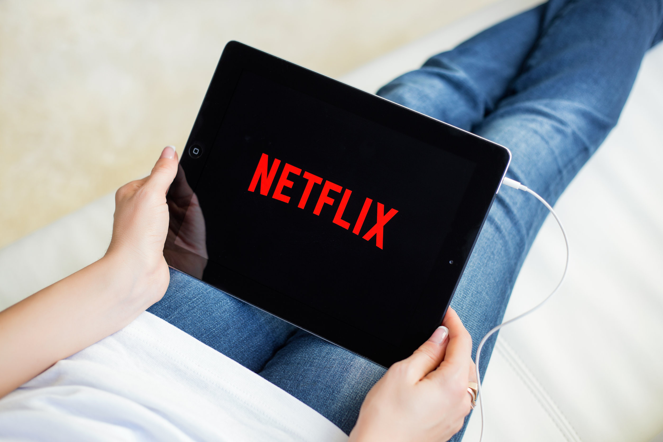 netflix stock sinks on q4 earnings opportunity for investors