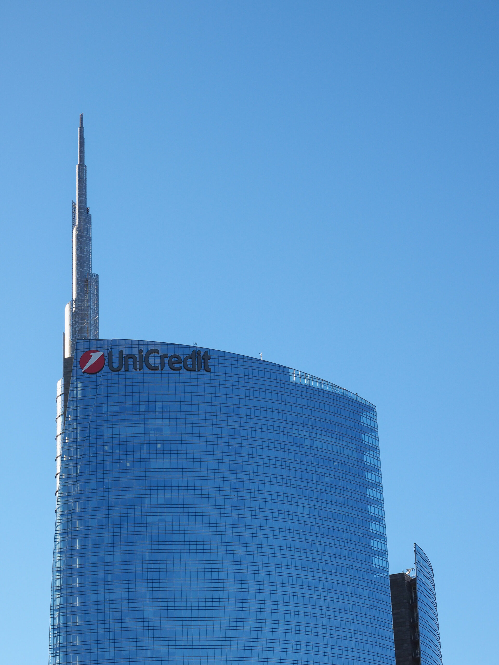 UniCredit reported a record first-quarter net profit of €3.2bn on Tuesday, beating analyst expectations by nearly 19%.