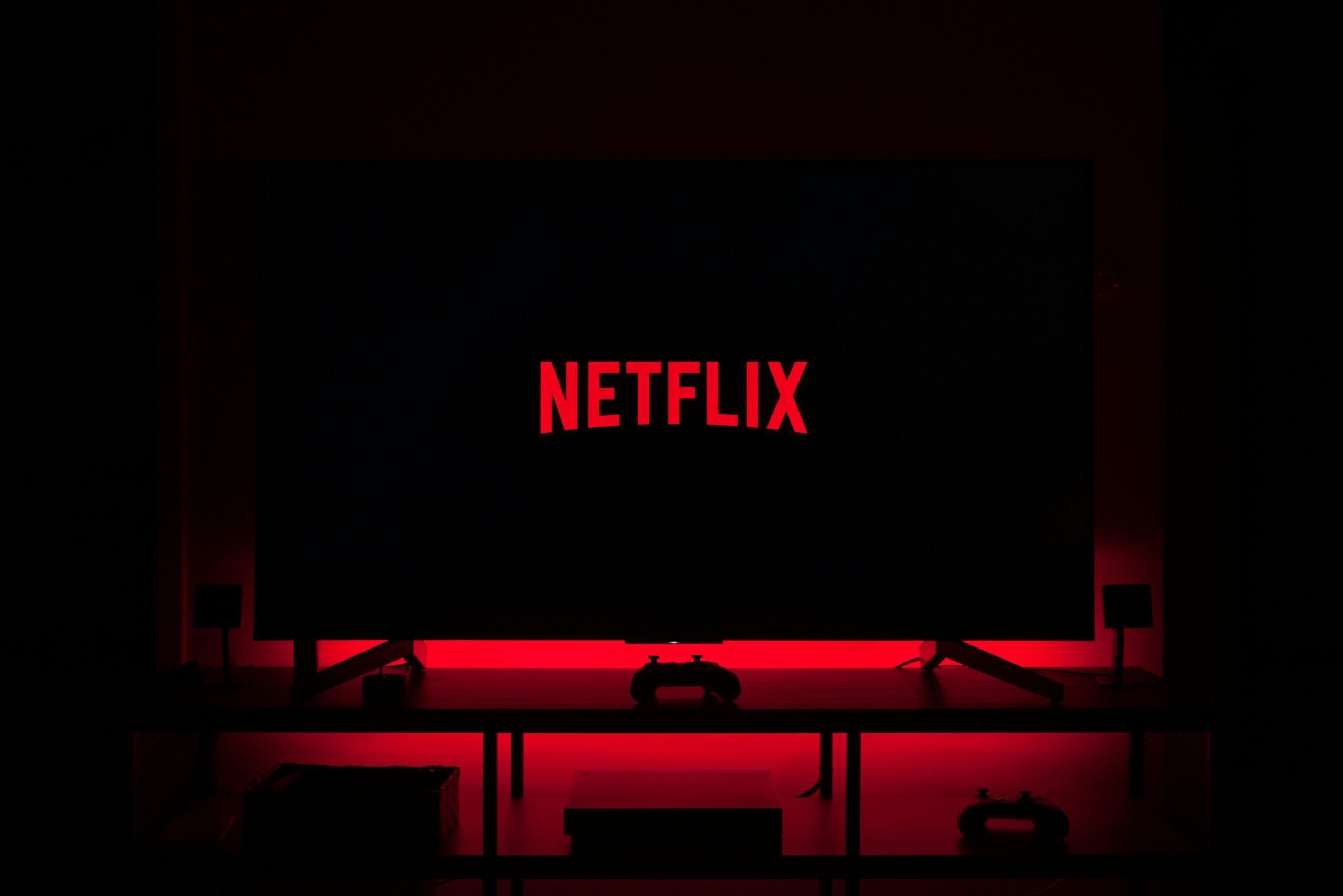 Netflix stock rose 2% after Bank of America reiterated a bullish $125 target, citing growth in advertising and NFL live sports deals.